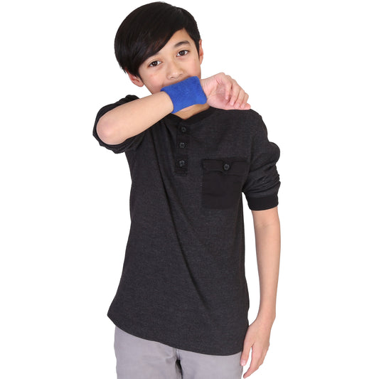 Boy using the blue Chewy Wristband