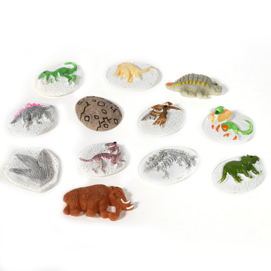 Dino Dig: Includes 12 dinosaur and fossil pieces.