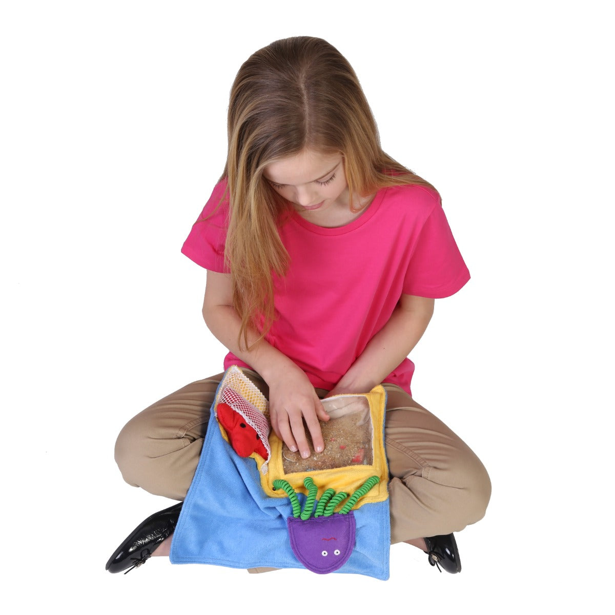 Girl using the At the Beach Discovery Bag