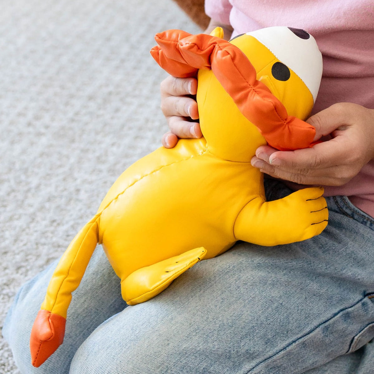 Leo the Weighted Lion