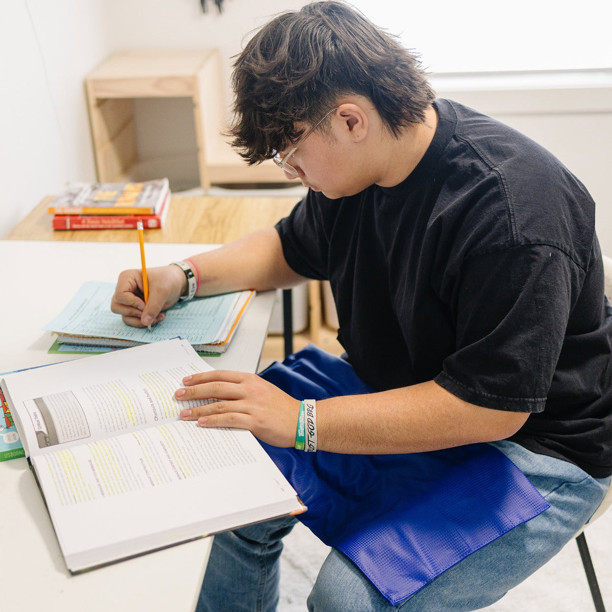 Wipe Clean! Weighted Lap Pads